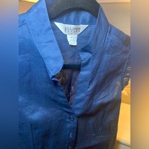 NWT Allison Taylor Women’s Casual Dress Shirt in Dark Size Large